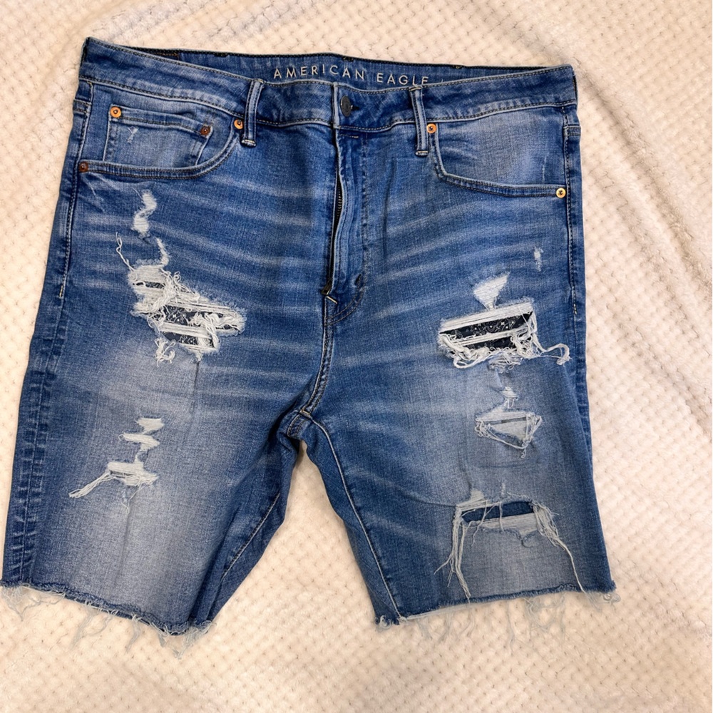 Men’s American Eagle shorts